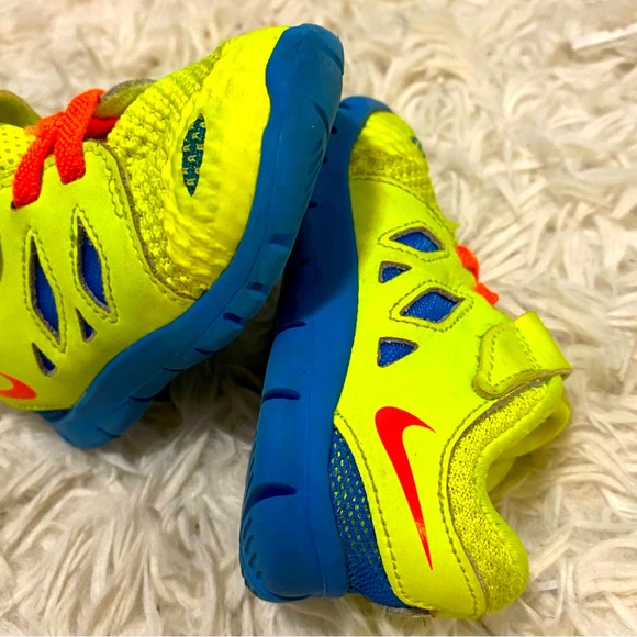 Nike Free 5.0 Neon Baby Shoes - Picture 6 of 7